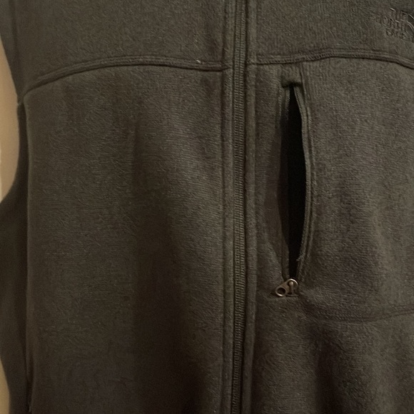 The North Face Gordon Lyons Black Classic Vest - Picture 3 of 8